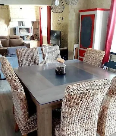 Maison familiale dans le Perche Hébergement de vacances Val-au-Perche